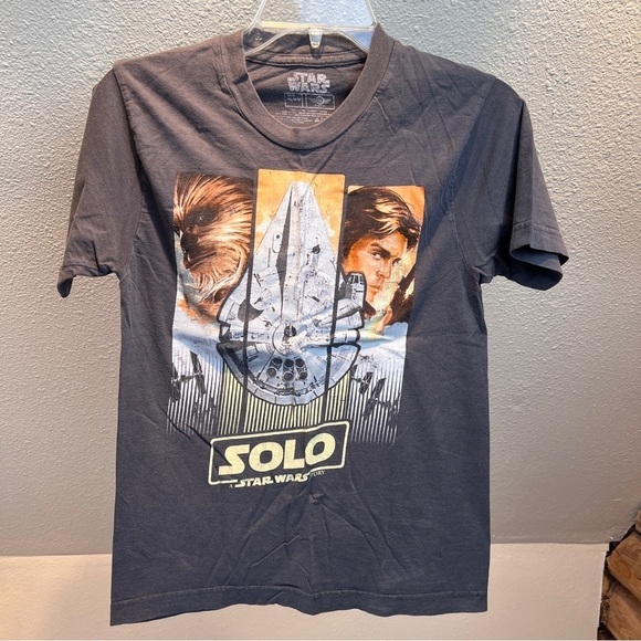 STAR WARS Brand Short Sleeve Tee w/Crew neck. Gray w/Graphics. Size Medium - Picture 1 of 5